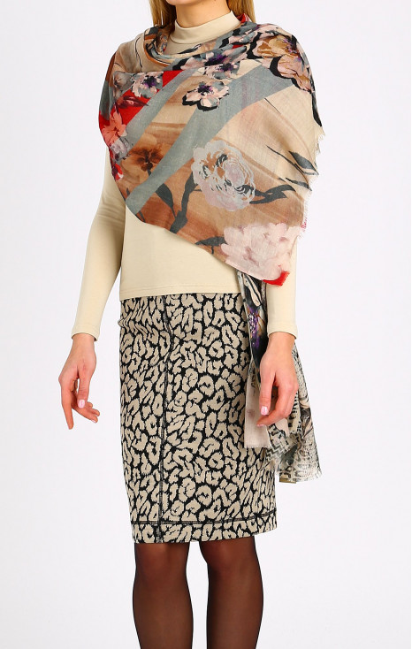 High neck blouse with accent