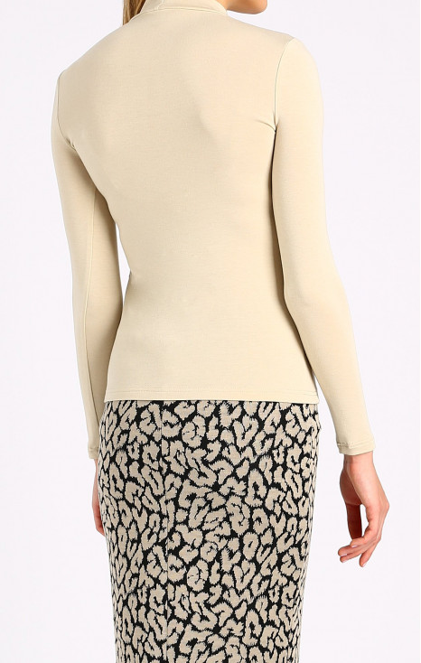 High neck blouse with accent