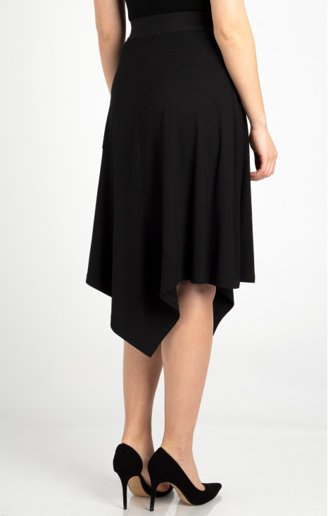 Elegant knee-length skirt