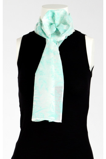 Lightweight scarf