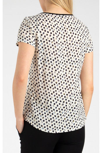 Attractive loose silhouette blouse. [1]