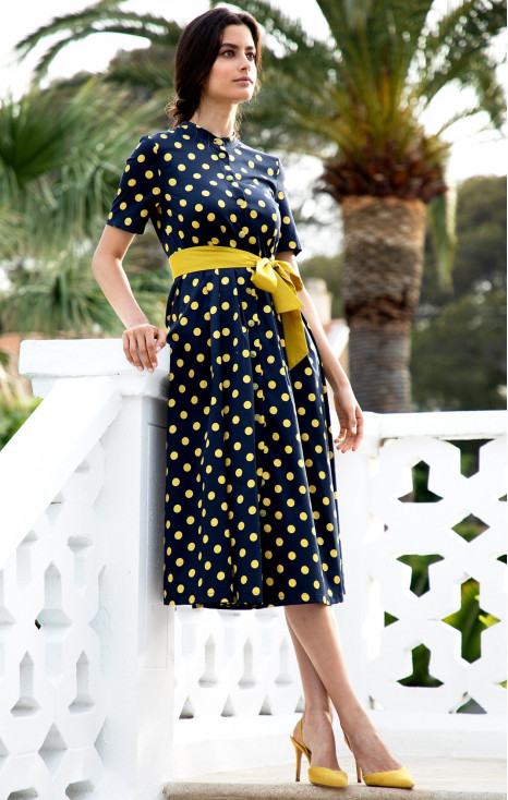 Short sleeve dress in polka dots