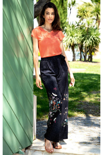 Loose silhouette blouse [1]