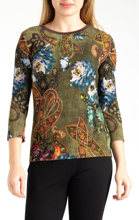 Bluză din materie tricot elastic, cu print atractiv cu motive cașmir și florale