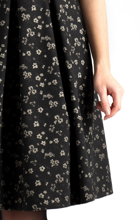 Rochie neagră elegantă cu desen floral strălucitor