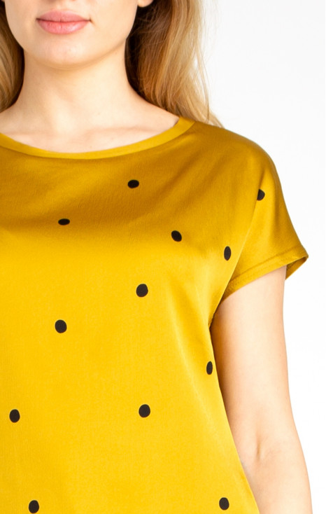 Attractive loose silhouette blouse