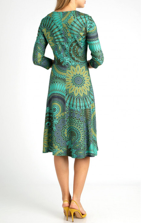 Rochie de stil din tricot cu imprimeu grafic atractiv