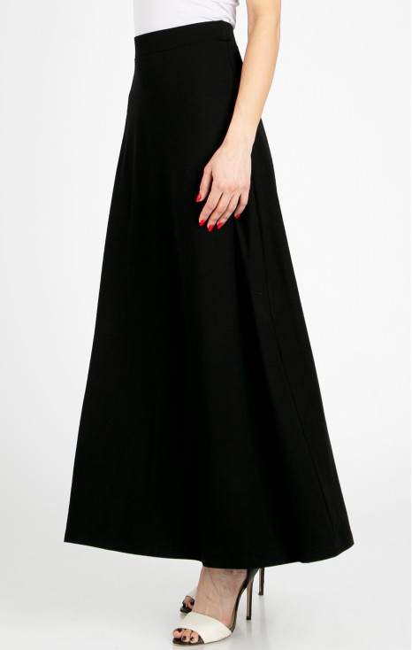 Fusta elegantă din tricot ușor de culoare neagră