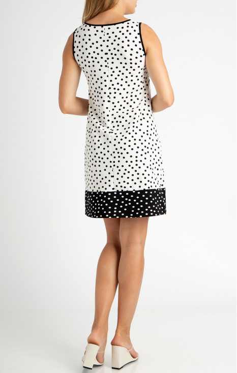 Loose silhouette dress in Polka Dots