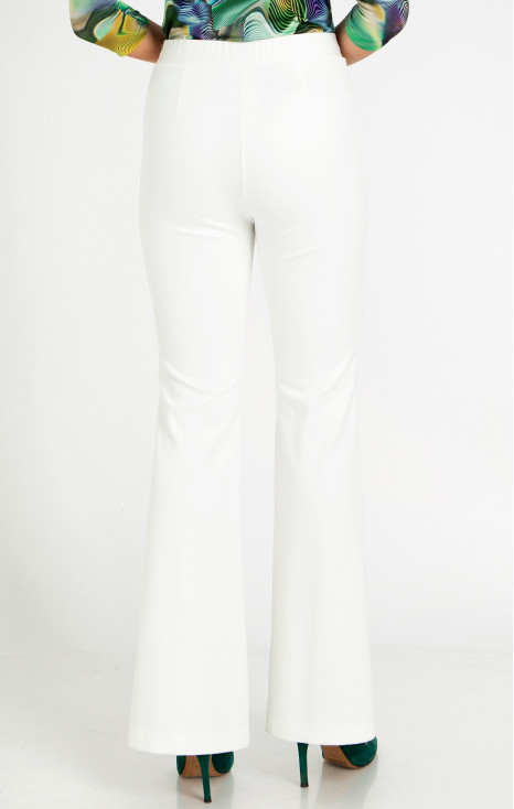 Pantaloni dintr-un material tricot mulat, de culoare albă [1]