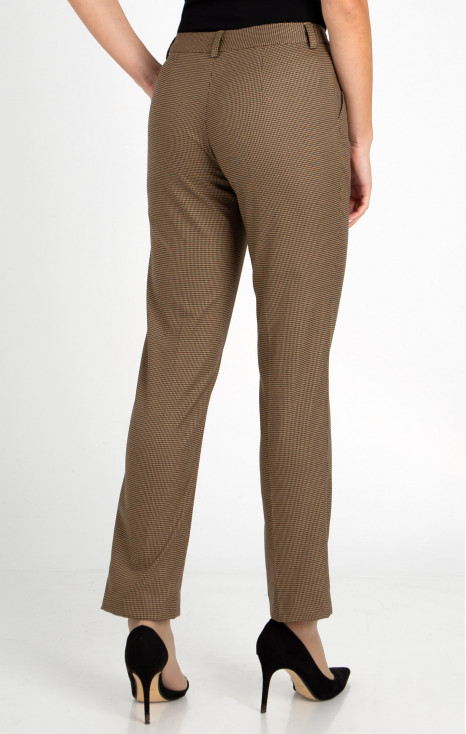Pantaloni clasici dintr-un material elastic de lux, de culoare Almnond, cu pepit negru [1]
