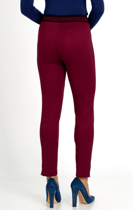 Pantaloni dintr-un material de tricot mulat și elastic, de culoare Red Plum [1]