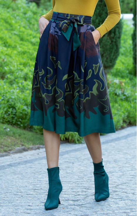 Fustă midi elegantă din viscoză de înaltă calitate, cu model stilat de albastru-verde
