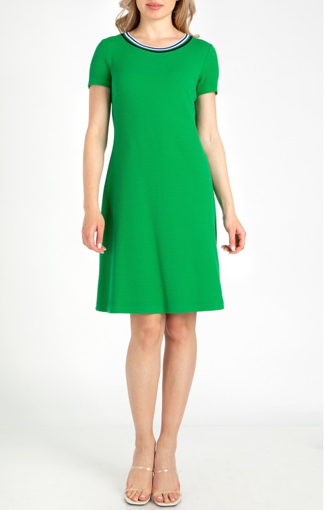 Rochie stilată dintr-un material de tricot gros  de culoare verde