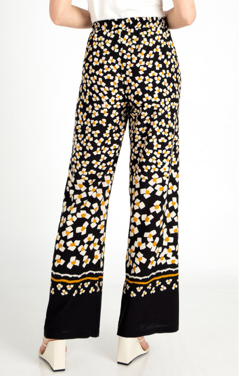 Pantaloni de vară din viscoză cu model floral stilizat
