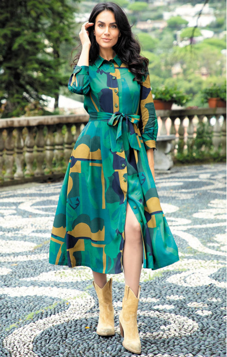 Rochie midi stilată într-o combinație colorară frumoasă de Emerald Green și Dried Tobacco cu model grafic 