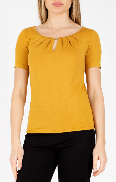 Bluză din jerseu elastic cu pliuri și decupare pe decolteu de culoare Honey Gold