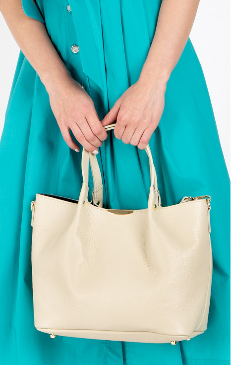 Geantă elegantă pentru damă, cu design simplu și modern, de culoare White Sand