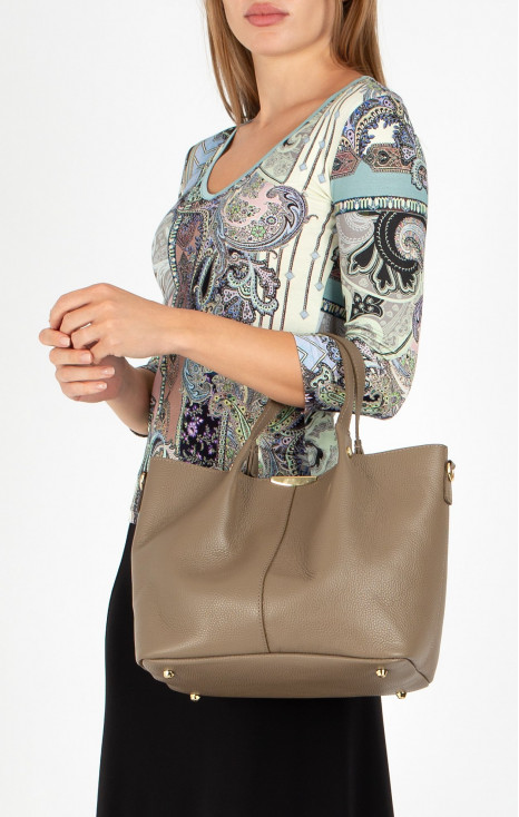 Geantă elegantă pentru damă, cu design minimalist și modern, de culoare Taupe