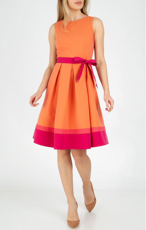 Rochie stilată evazată de culoare Dusty Orange și dungi colorate la tiv