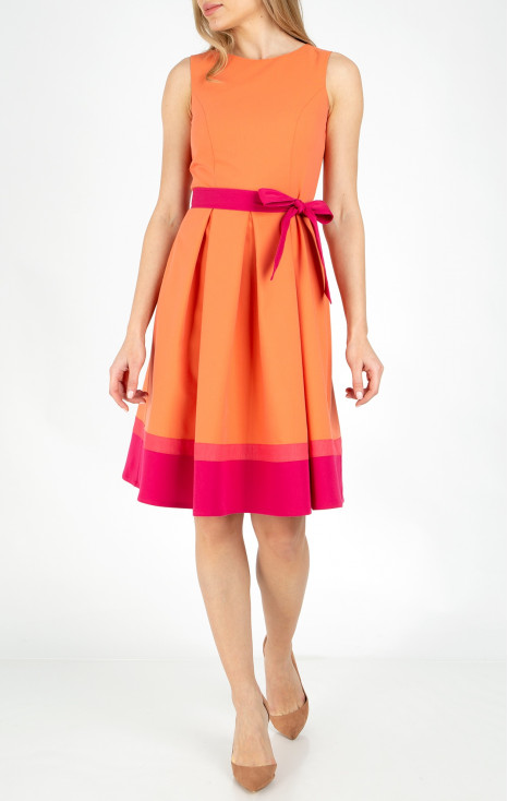 Rochie stilată evazată de culoare Dusty Orange și dungi colorate la tiv