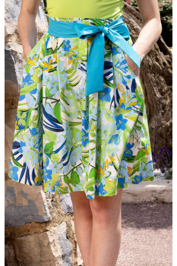 Fustă evazată din bumbac fin cu elastan cu desen floral într-o gamă delicată de albastru-verde [1]