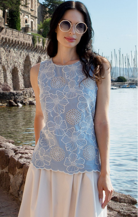 Top elegant cu broderie englezească &icirc;n culoarea Sky Blue