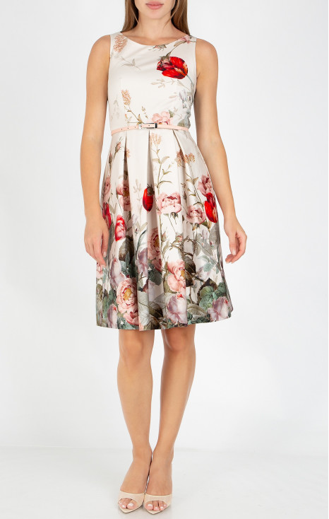 Rochie feminină cu un frumos imprimeu floral