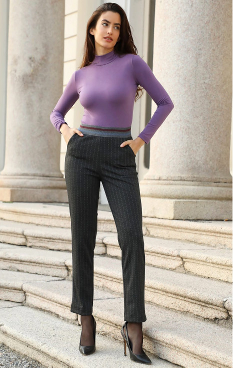 Pantaloni eleganți din material de tricot mulat, de culoare grafit cu dungi albe [1]