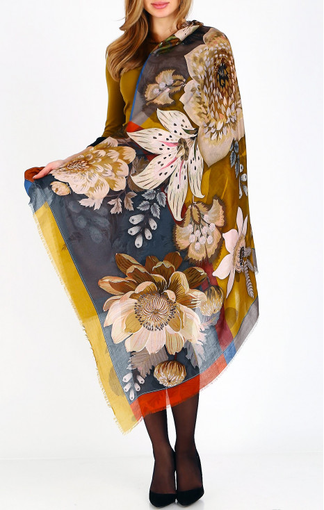 Eșarfă vaporoasă din mătase și modal Floral Harmony Square [1]