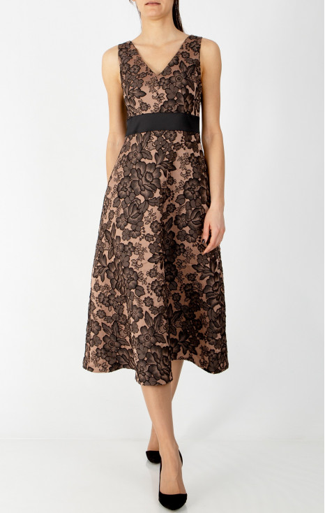 Rochie midi din jacard satinat, &icirc;n culoarea Cafe Creme, cu frumoase motive florale