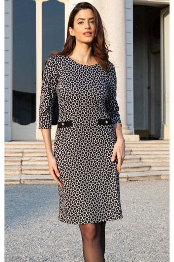 Rochie elegantă din jacard tricotat de lux, cu motive geometrice în alb și negru