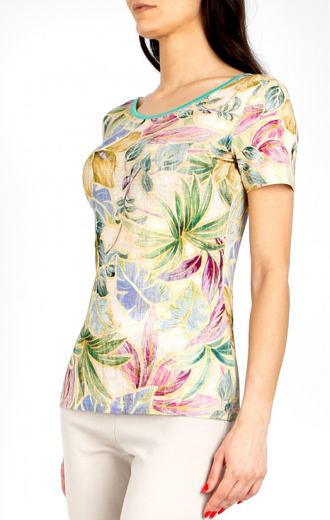 Bluză cambrată &icirc;n culoarea bej nisipiu, cu motive florale delicate