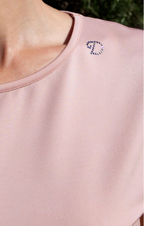 Bluză elegantă Powder Pink cu logo delicat din cristale Swarovski.
